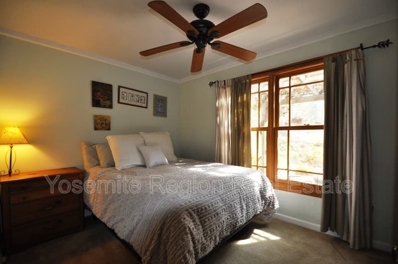 Groveland House: 20020 Bluebell Court