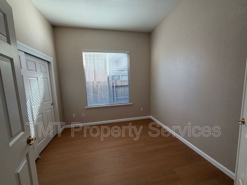 Elk Grove House: 9348 Sierra Spring Way