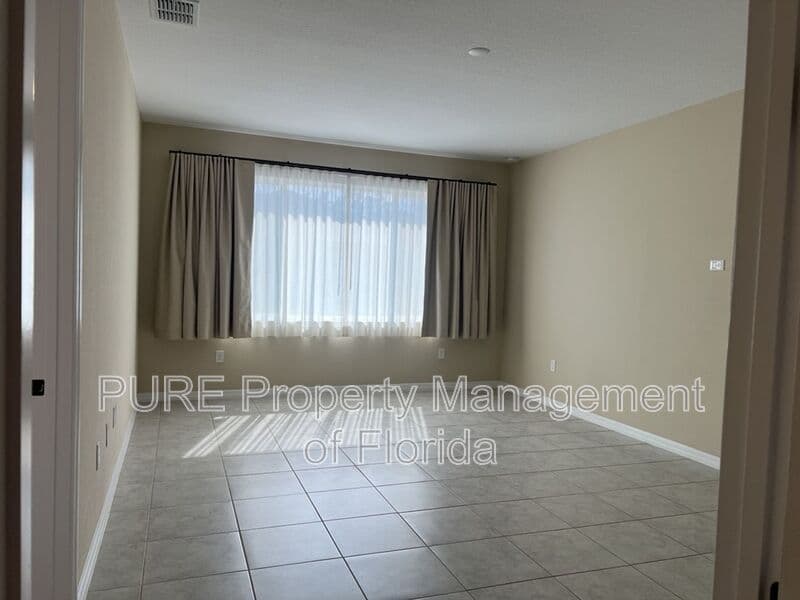 Ocala House: 10376 SW 99th Street