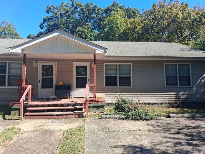 Chattanooga House: 221/223 Vreeland St