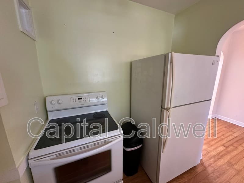 Clearwater House: 18 N Meteor Ave