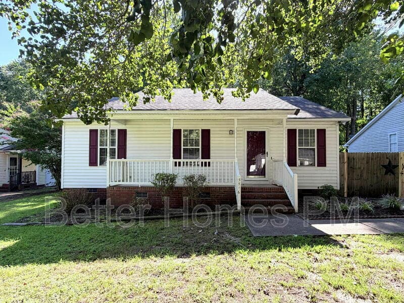 Knightdale House: 5716 Woof Place
