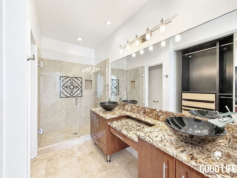 San Diego Condo: 5845 Friars Rd