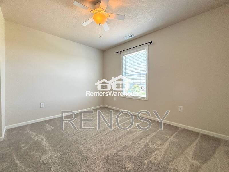 Waukee Townhome: 52 SE Booth