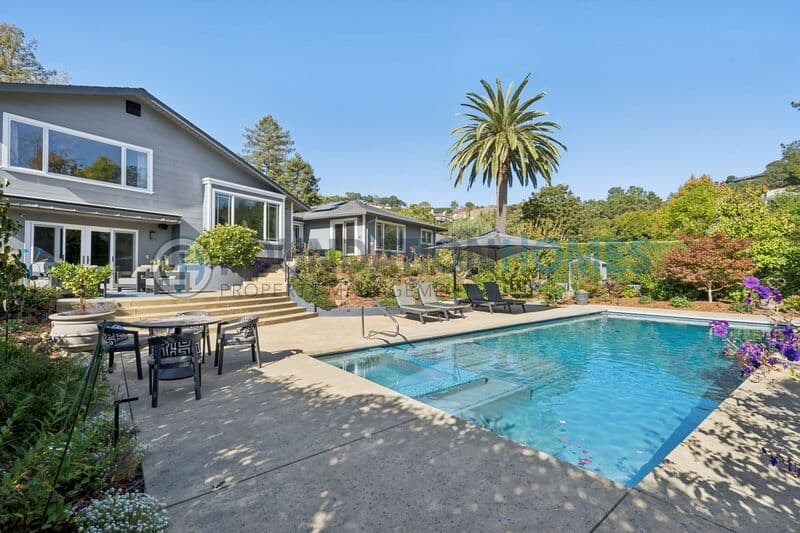 San Rafael House: 62 Manderly Rd