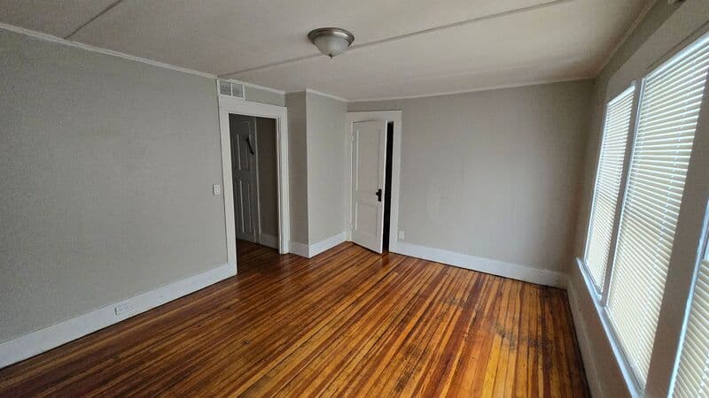 Rochester Condo: 345 Melville Street