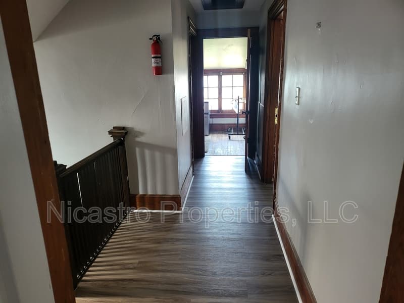 Columbus House: 226 E 16th Avenue