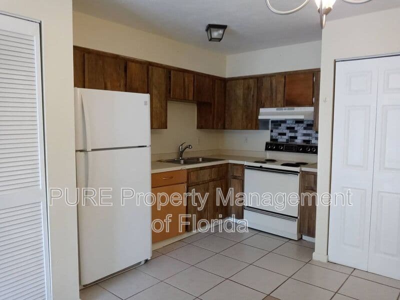 Ocala House: 1970 SE 40 Street Rd