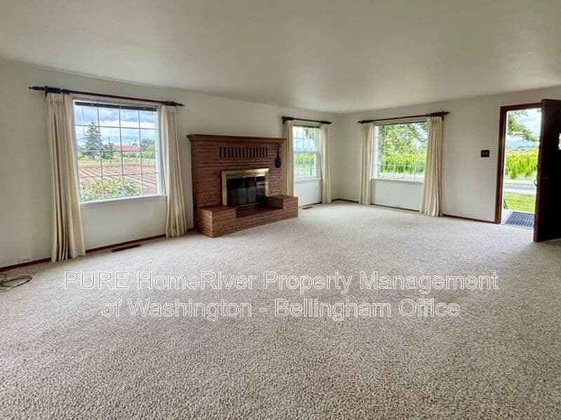 Mount Vernon House: 19576 John Nelson Road