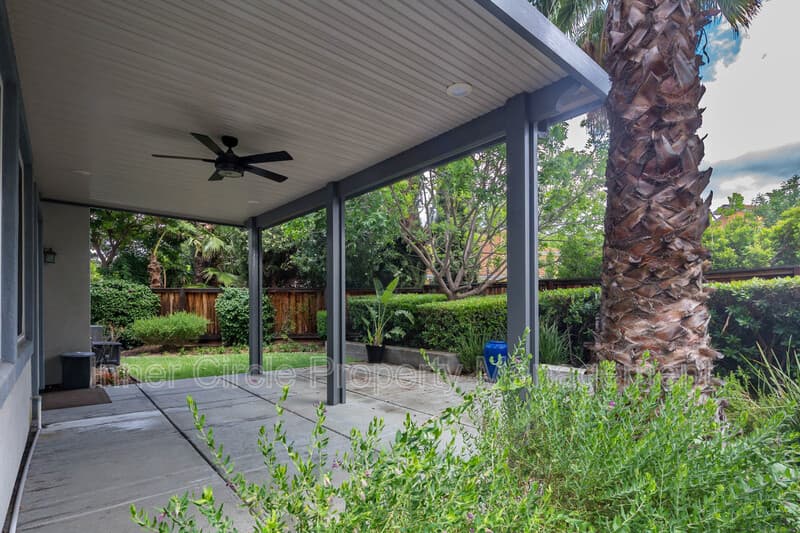 Brentwood House: 376 Bougainvilla Drive