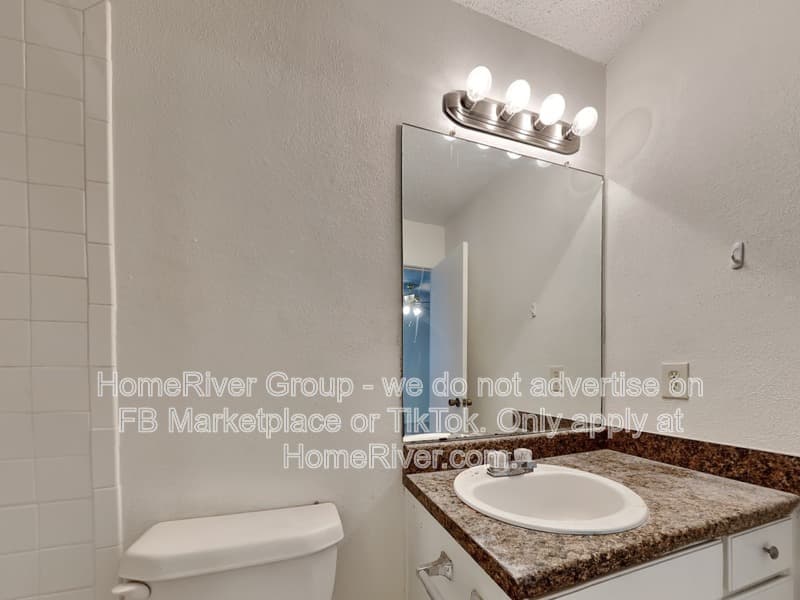 Arlington House: 816 Castleview Dr