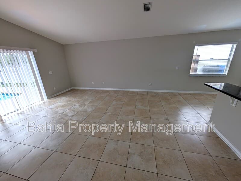 Valrico House: 913 Stallion Way