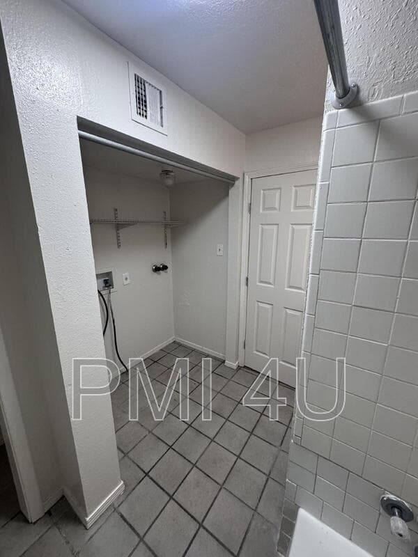 Rio Rancho Condo: 618 Vancouver Rd. SE