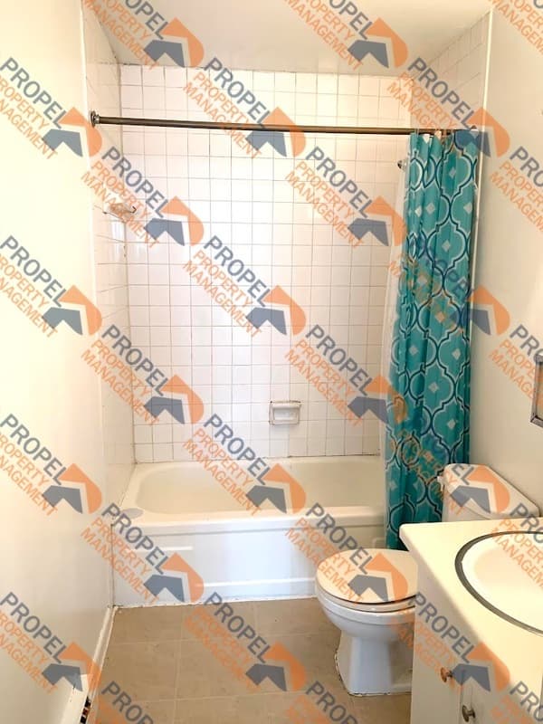 Wayne Condo: 33402 W Michigan Ave Unit 5
