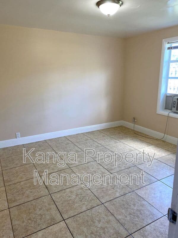 Lake Worth Condo: 4821 Vermont Ave