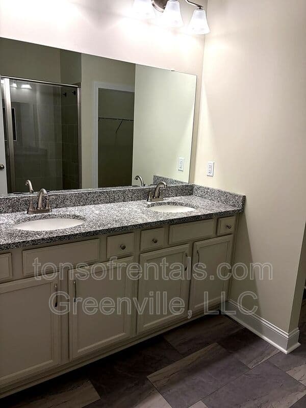 Enoree House: 271 Rocky Ridge Road