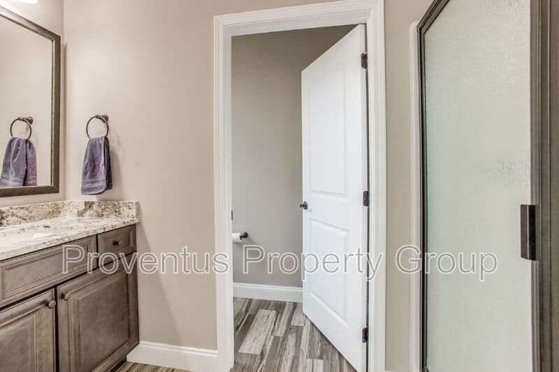 Mary Esther House: 215 Green Dr