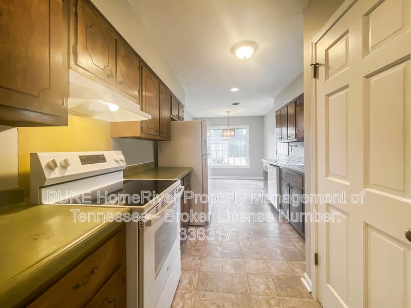 Memphis House: 5654 Chapman Ave