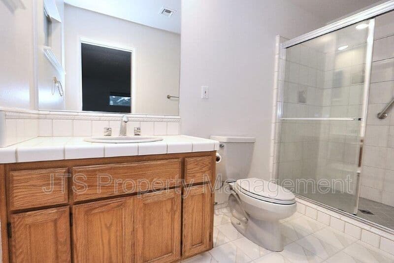 Fair Oaks House: 8520 Emperor Drive
