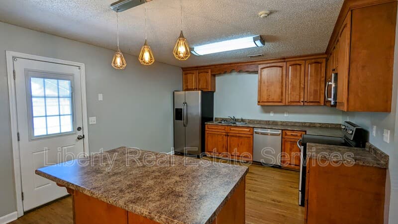 Hinesville House: 103 Angie St