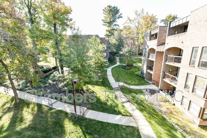 Reston Condo: 11244 Chestnut Grove Sq.