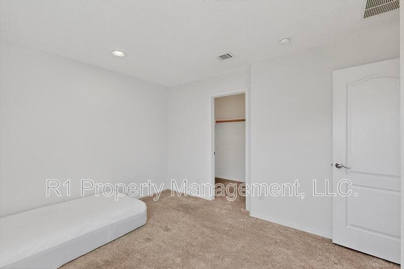 Rio Rancho House: 108 Hue Street