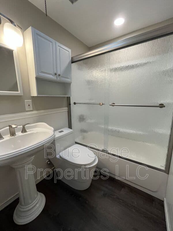 Crum Lynne Townhome: 1220 Lawrence Ave