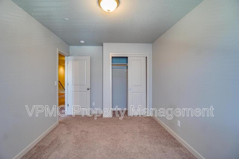 Ridgefield Townhome: 187 North 44th Place