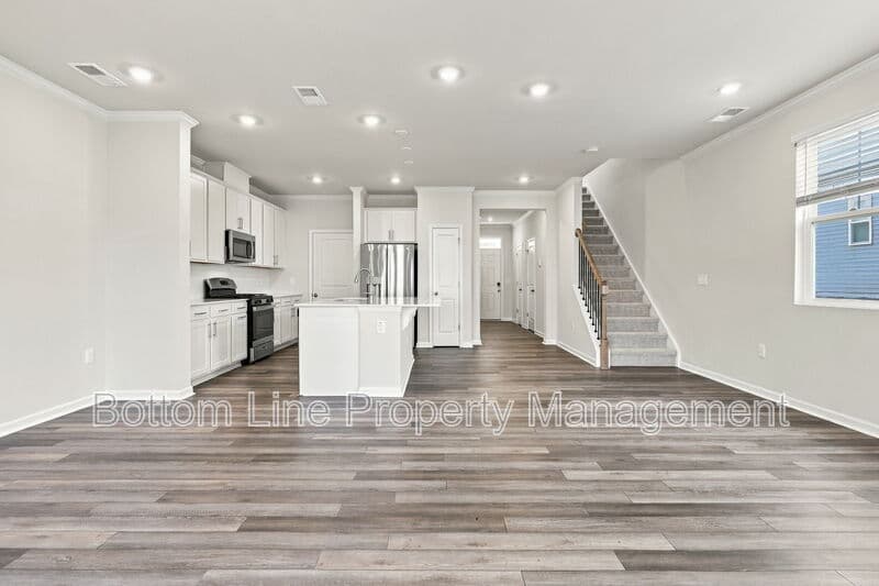 Durham Townhome: 5811 Woodlawn Dr