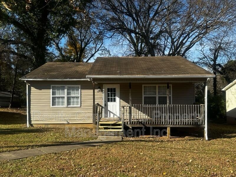 High Point House: 2607 Dallas Avenue