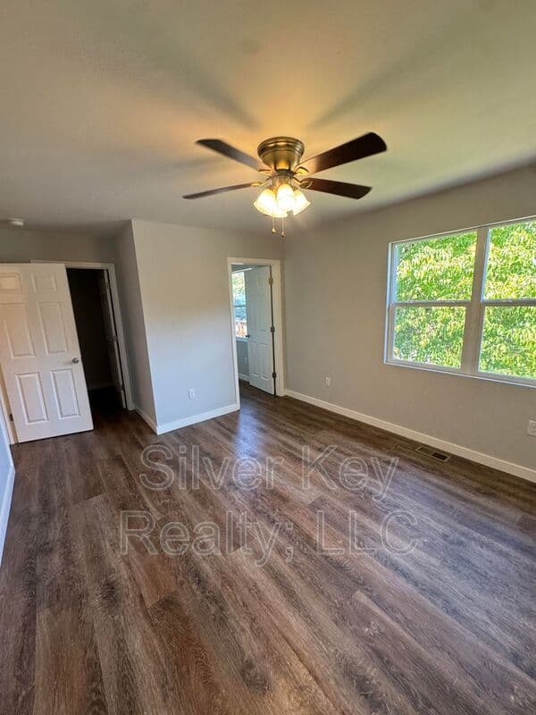 Athens House: 1603 Hutsell Drive
