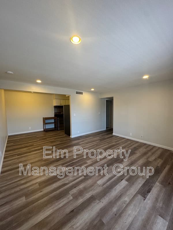 Las Vegas Condo: 615 South Royal Crest Circle - 24
