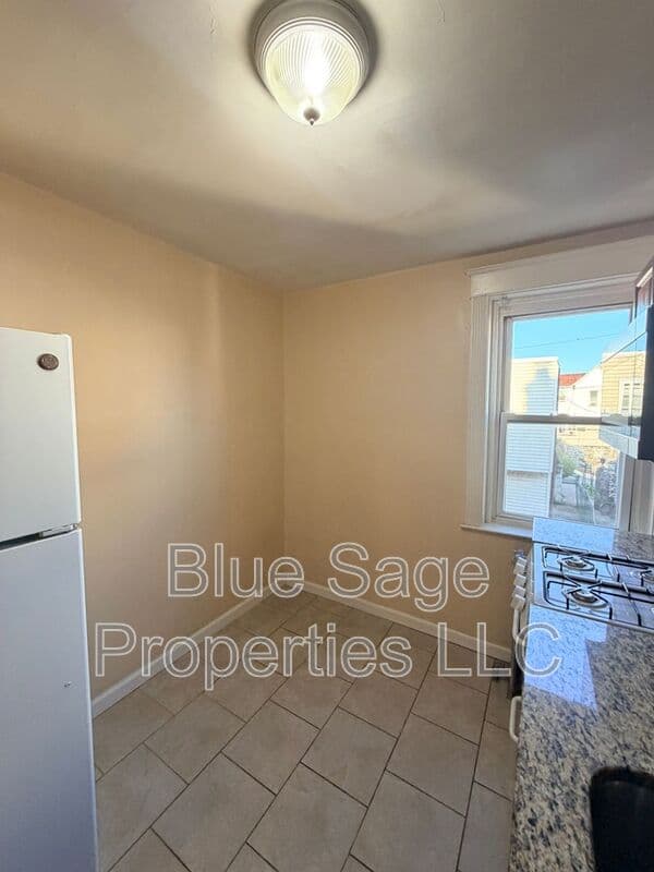 Upper Darby Condo: 244 Long Lane