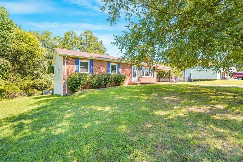 Fredericksburg House: 195 Berea Church Road