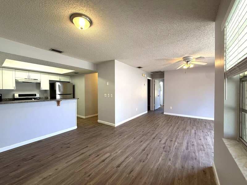 Brandon Condo: 3202 Bloomingdale Villas Court -3202