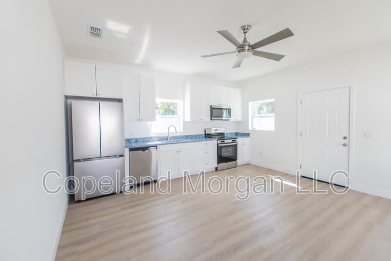 St. Petersburg Condo: 3720 Iris Street North