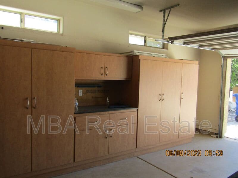Tempe House: 1350 W 13th St