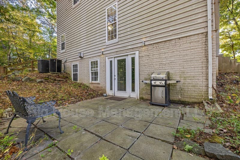 Sterling House: 47284 Grandview Pl