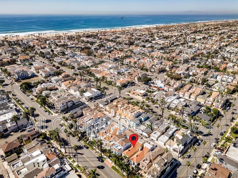 Huntington Beach House: 621 8th St