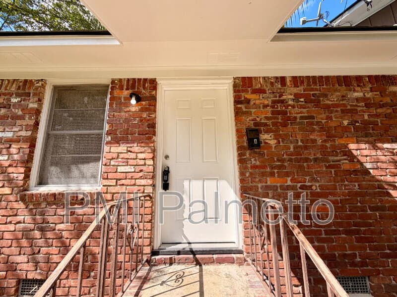 Columbia Condo: 3209 Wilmot Ave