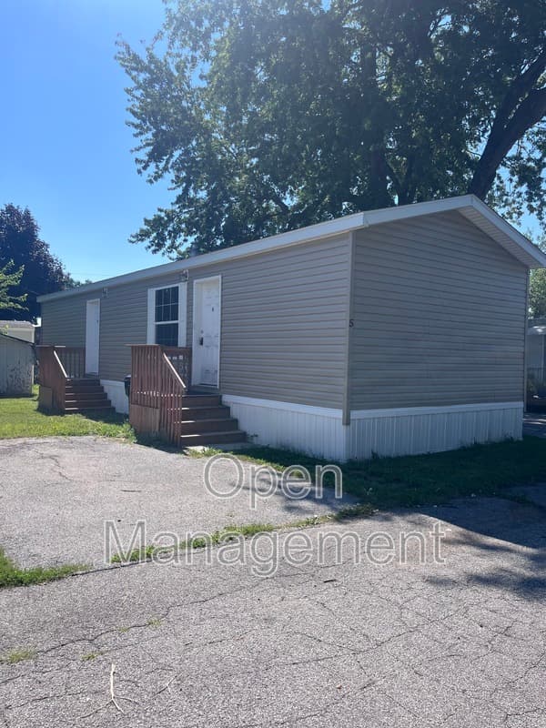 Ankeny House: 2301 SW Oralabor Rd