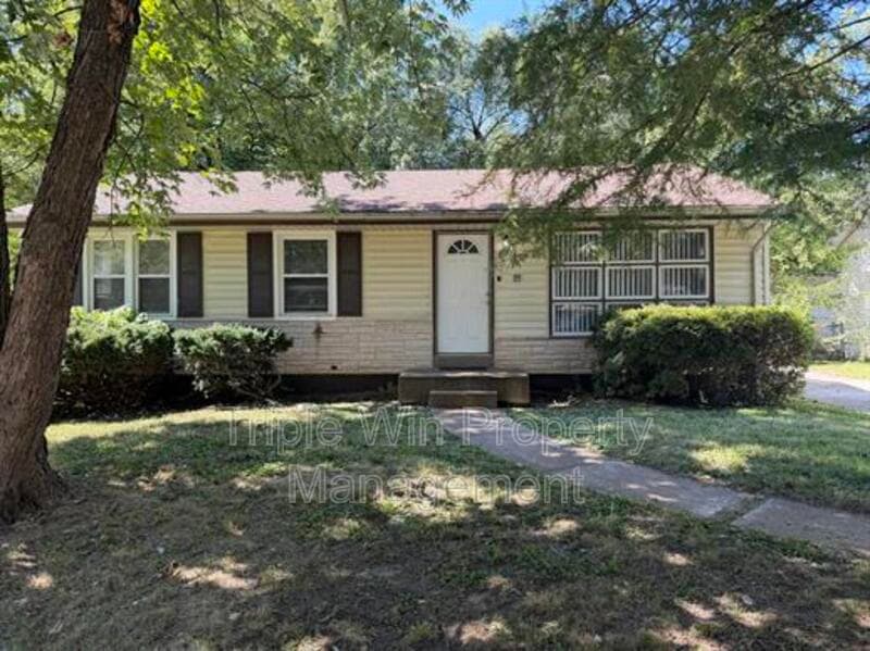 HAZELWOOD House: 6917 BERKRIDGE CT