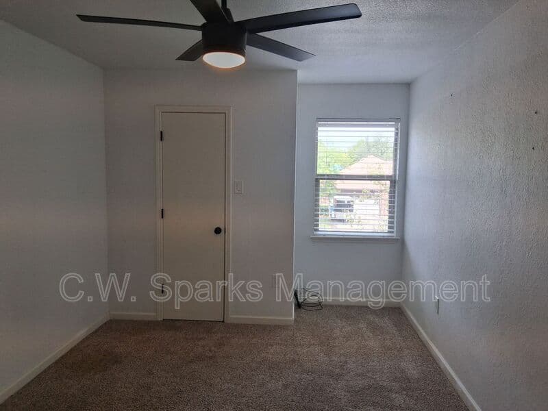 Grapevine House: 1503 Laguna Vista Way