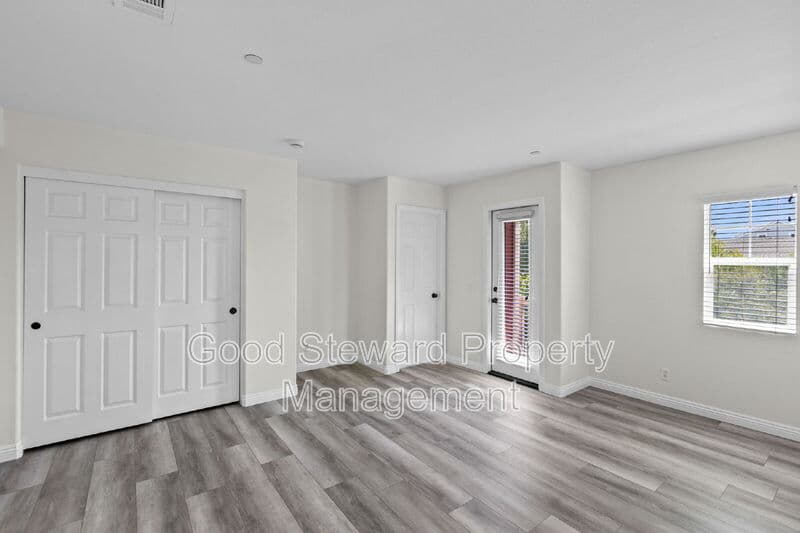 Ladera Ranch House: 6 Lindenwood Farm