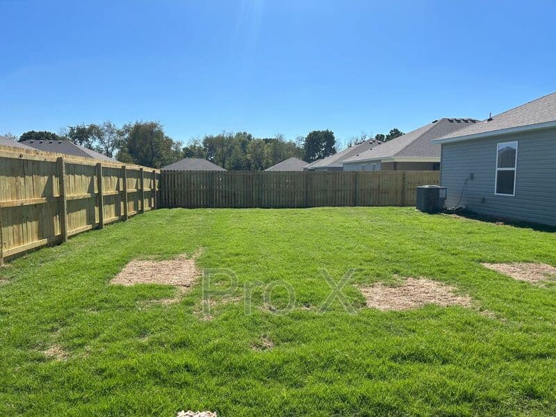 Pea Ridge House: 2708 Young St