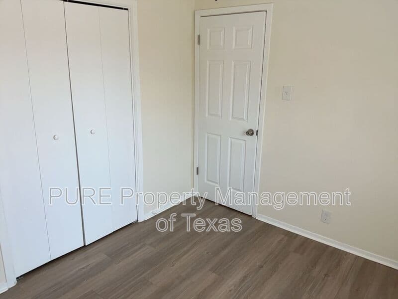 Round Rock Condo: 418 Parkhill Cv