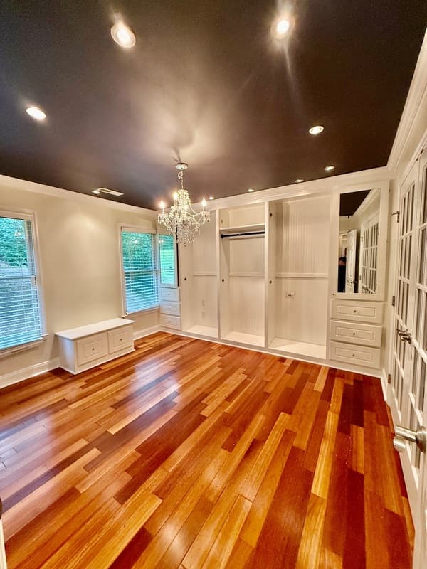 Huntsville House: 2411 Oakwood Avenue NE
