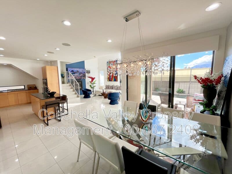 Palm Springs House: 353 Cheryl Dr