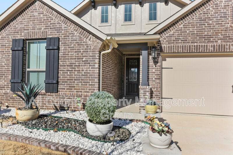Fort Worth House: 5757 Broad Bay Lane