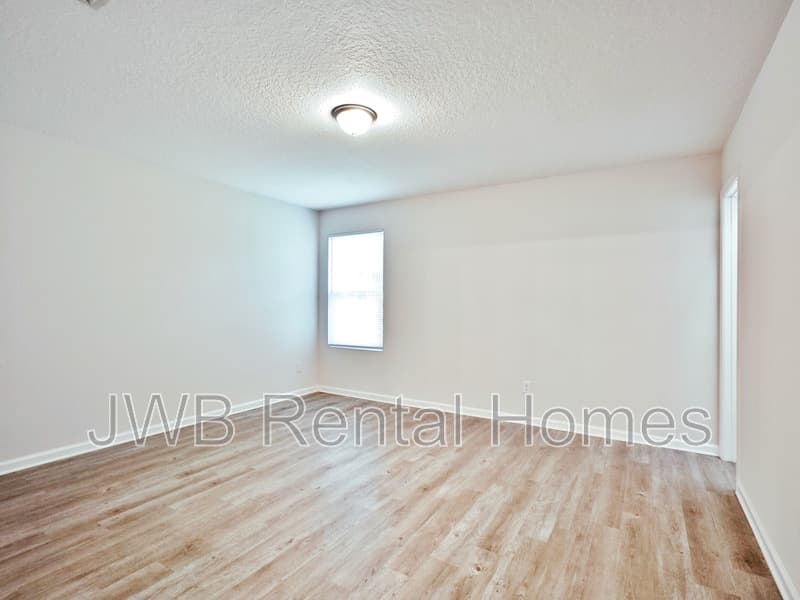 Jacksonville House: 8062 Mattox Ave